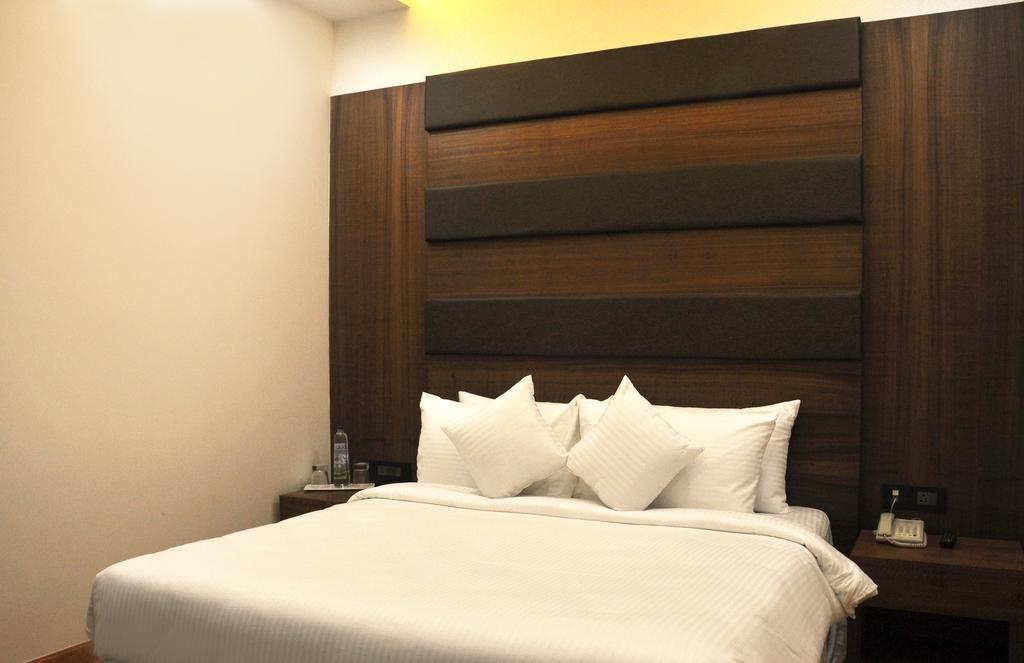 Hotel Turquoise Чандигарх Экстерьер фото
